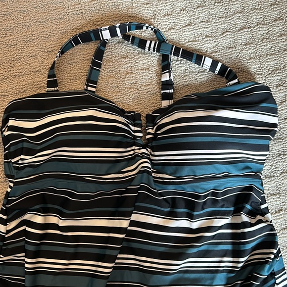 Thyme Maternity Swim Top Sz Large - Picture 3 of 3
